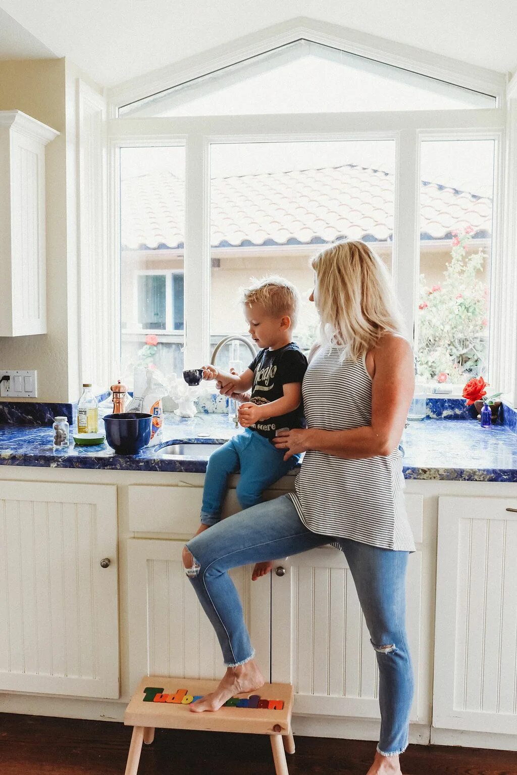 Home moms new. Момс. A wife and mother обновление. Moms hom. Home mother.