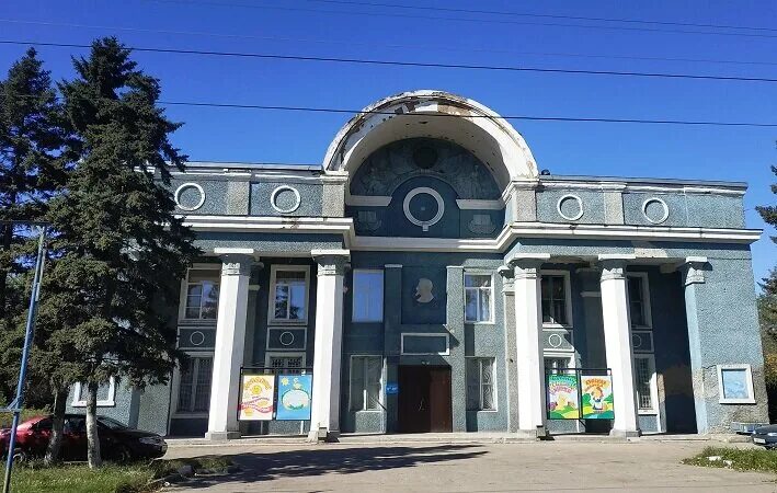 Картинки заброшки кукольные театры в россии. Кукольный театр рубцовск. Город рубцовск драмтеатр. Театр кукол им брахмана. Кукольный театр рубцовск.