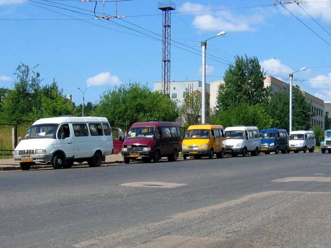 Киров ипподром автобусы. Киров ипподром автобусы. Фотобус березники. Государственная заводская конюшня саратовская с ипподромом. Киров ипподром автобусы.