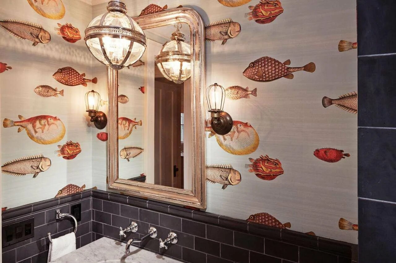 Плитка для ванной на стены лучше. Кафель с рыбками. Керамическая плитка рыбки. Плитка в ванную комнату с рыбками. Плитка с рыбами в ванной комнате.