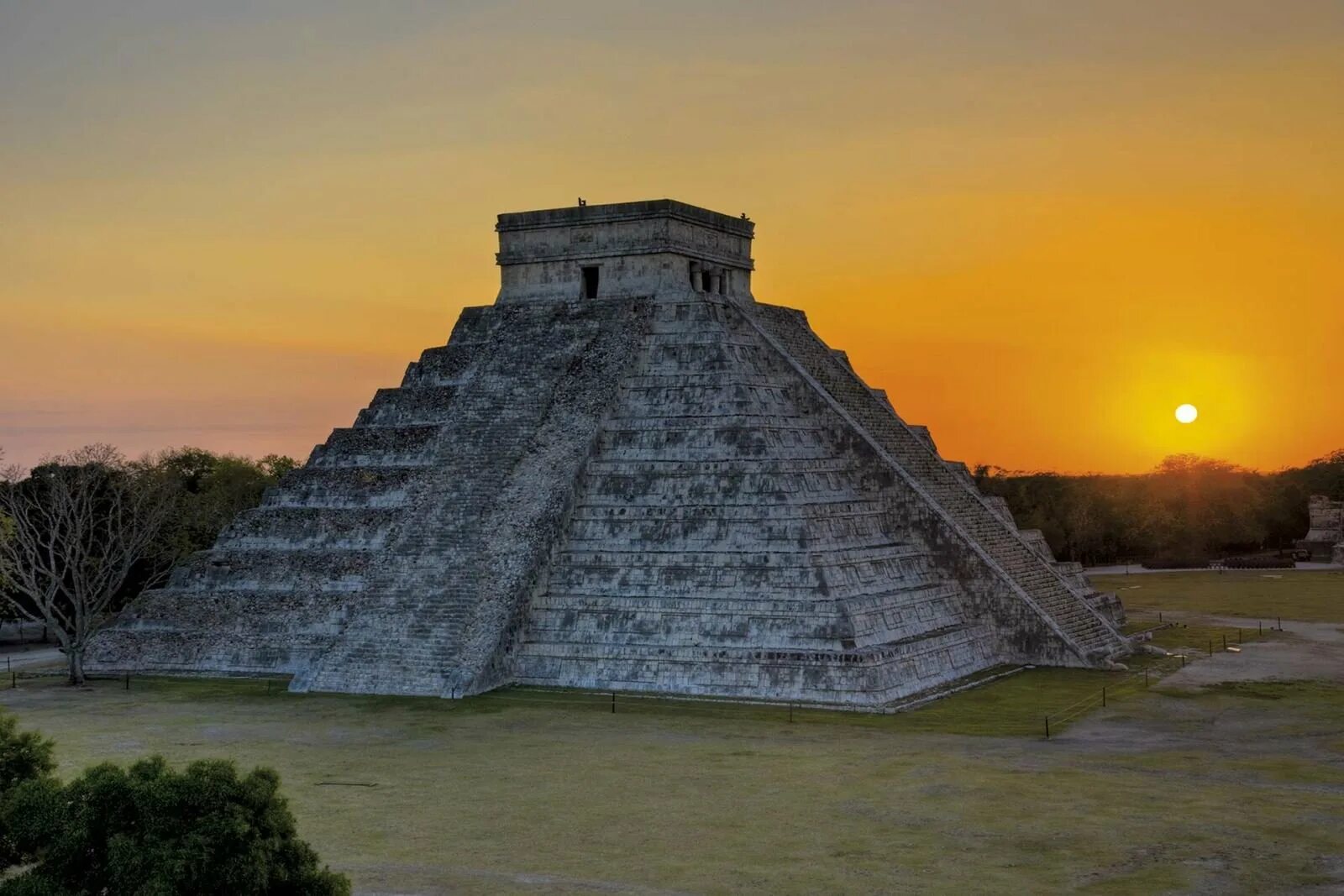 В какой стране находятся пирамиды. Пирамида Чичен-ица. Пирамида Майя в Мексике Чичен ица. Пирамида Майя Чичен-ица Майя. Пирамида Кукулькана Мексика.