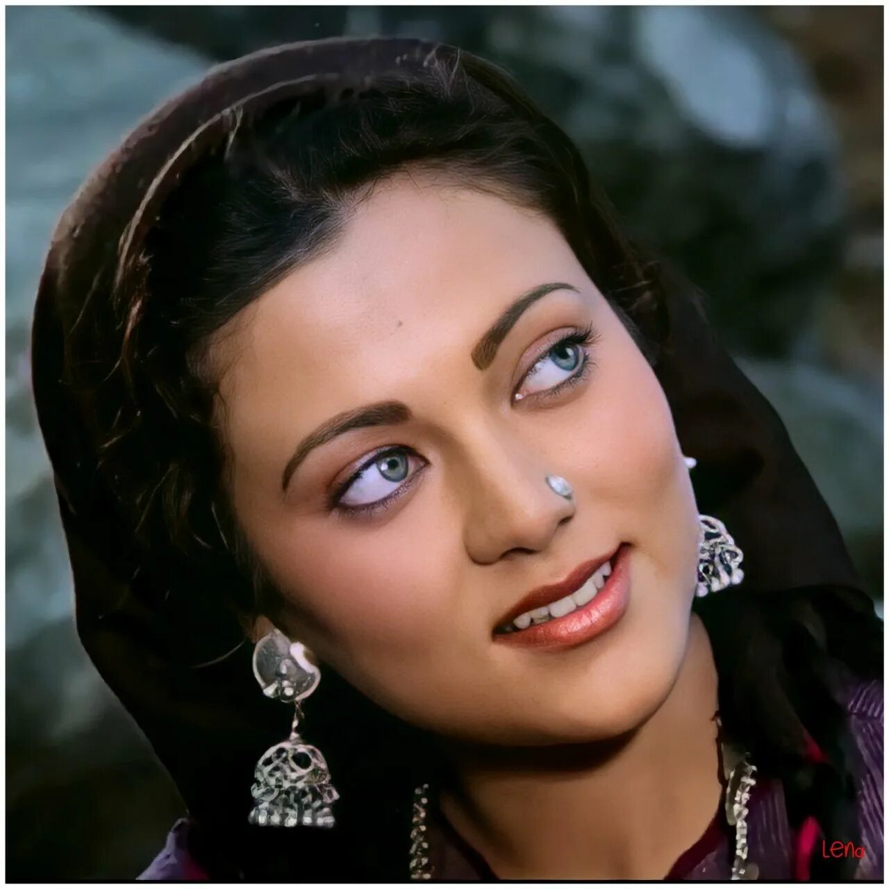 Аоди. Ганг твои воды замутились. Ганг твои воды замутились. Ганг, твои воды замутились (1985). Мандакини (актриса).