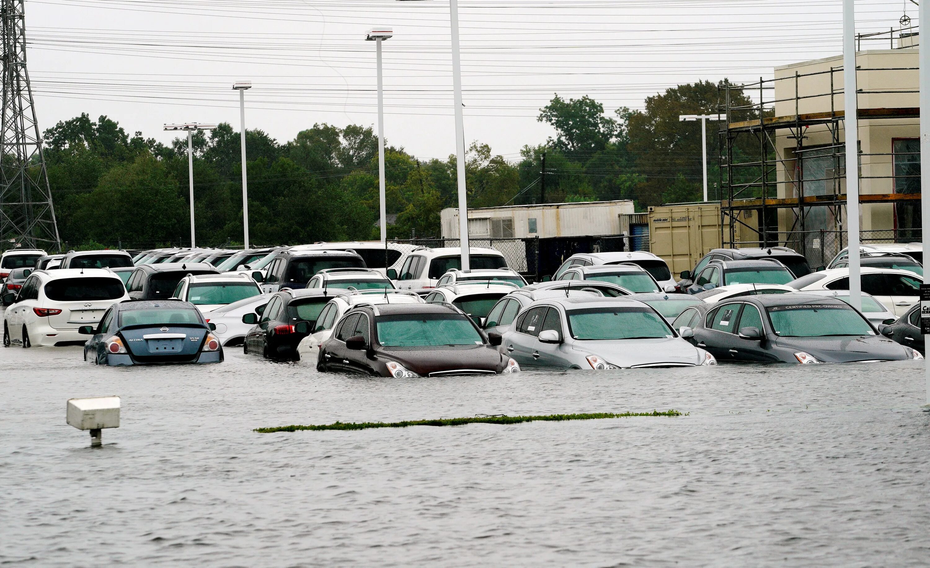 Затопленные автомобили. Машина затоплена. Утопленные машины в США.