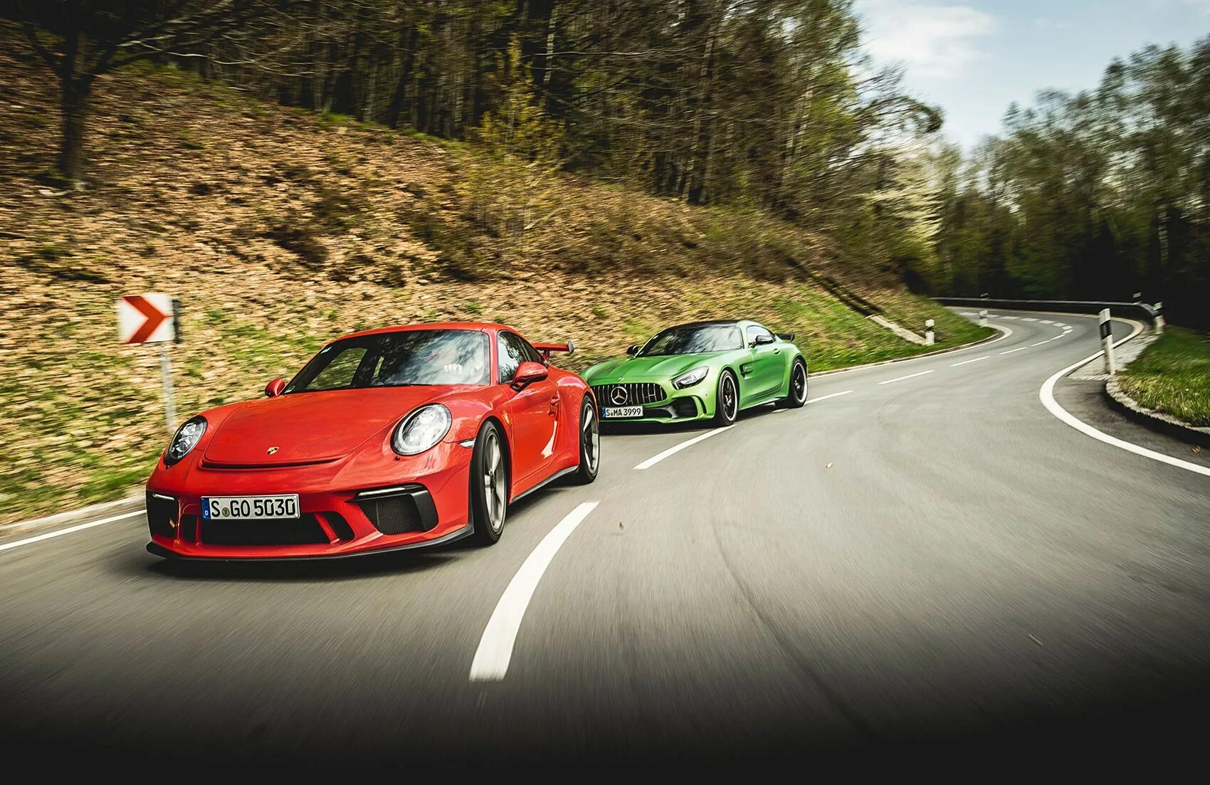 Porsche vs mercedes. Porshe 911 carrera gt. Bmw amg gt 4. Порше амг. Mercedes 911.