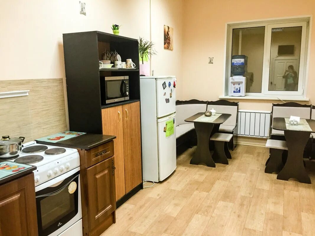 Комнаты в общежитии 12 кв. Комната в общежитии красноярск. Общага в красноярске снять. Железнодорожный техникум красноярск общежитие. Сдается комната в общежитии.