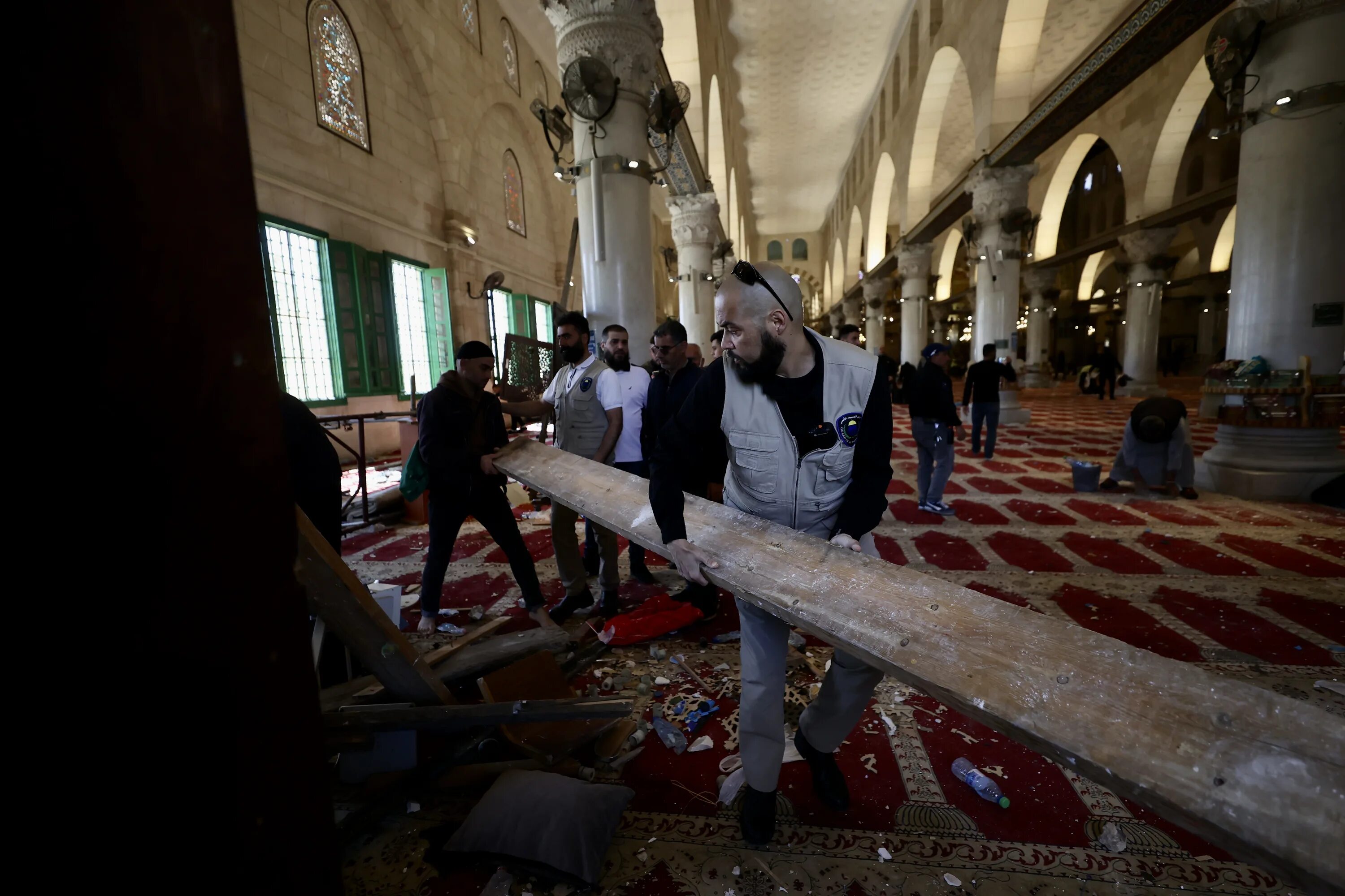 Израильская полиция мечеть Аль Акса. Мечеть пророка Аль Акса. Masjid al Aqsa 2022 terakt. Мечеть Аль Акса сверху. Аль рияд абха