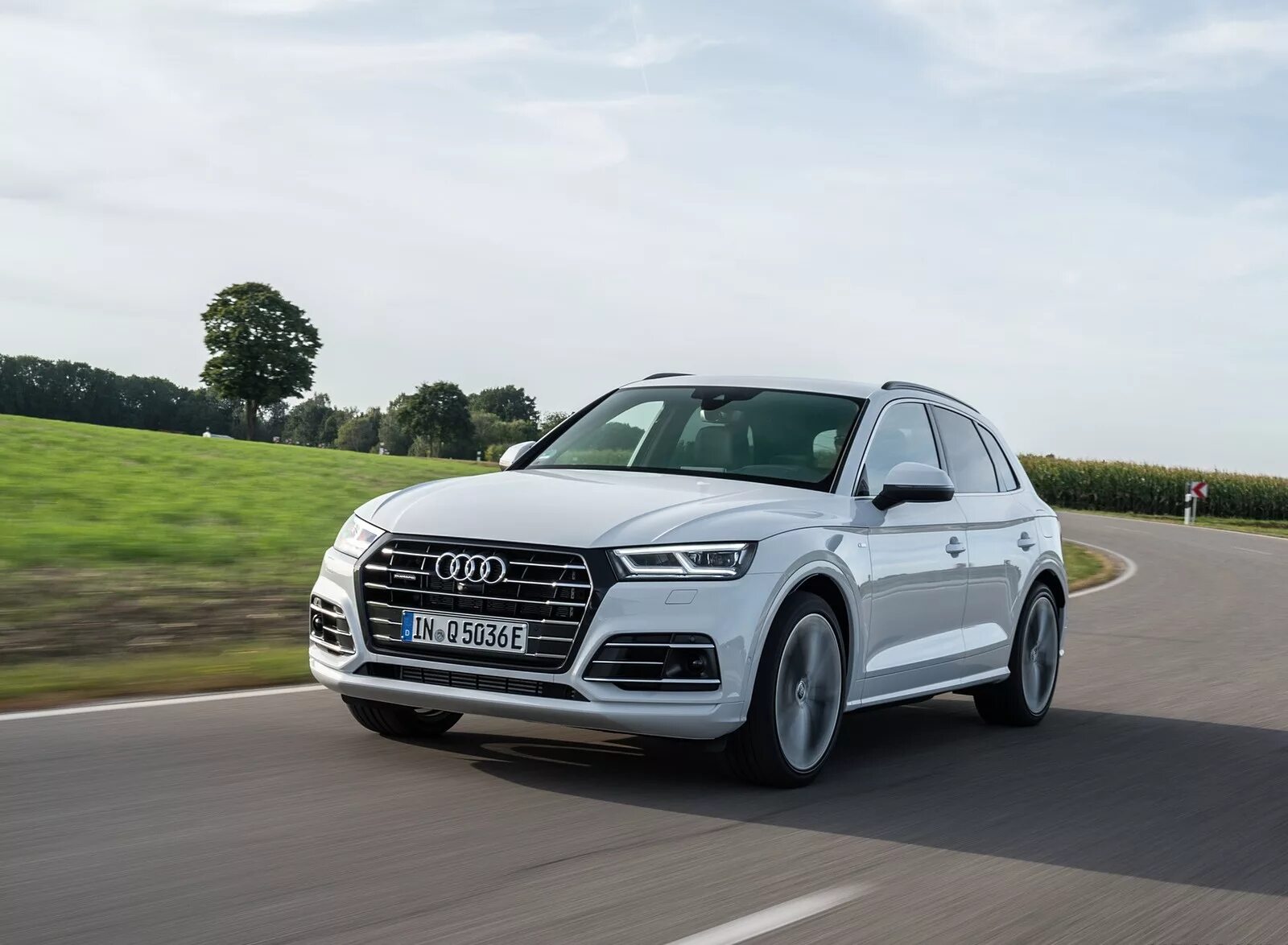 Audi q5 e. Audi q5. Audi q5 2021. Ауди q5 2020. Audi q5 2017.