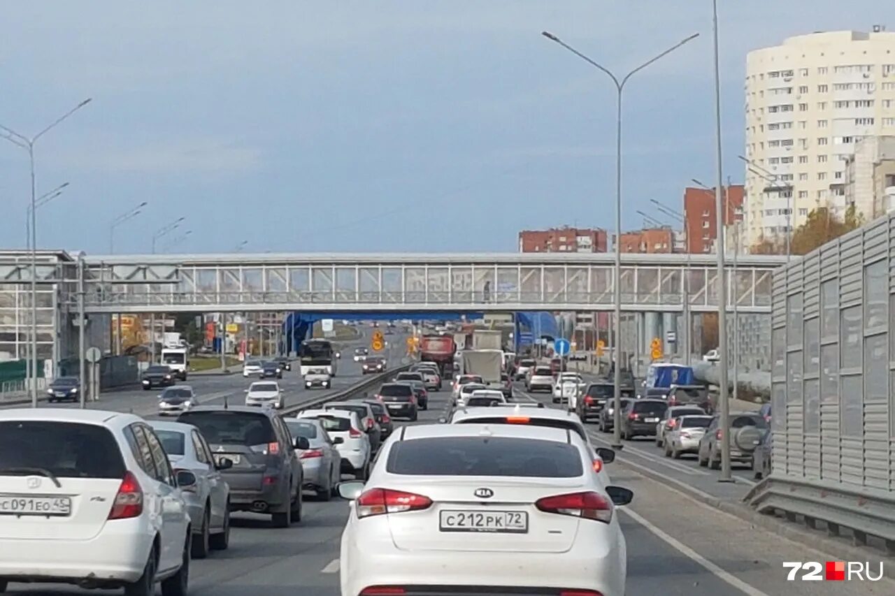 пробки. жуткая пробка. тюмень заторы. заторы на дорогах тюмени. яндекс пробки тюменский тракт.