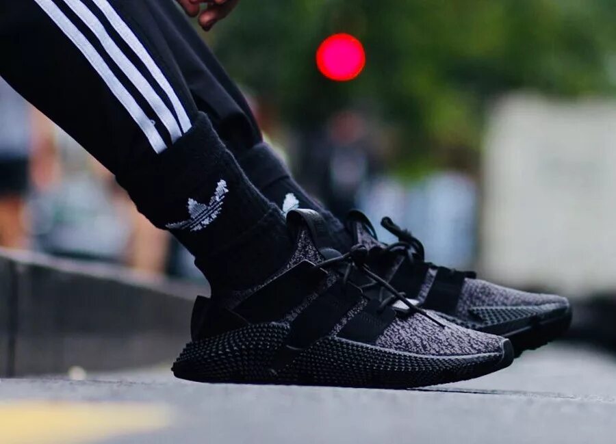 Adidas Prophere Black. Adidas Prophere on feet. Adidas Triple Black. Адидас Пропхере черные. Адидас черно розовые