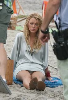 blake-lively-upskirt 