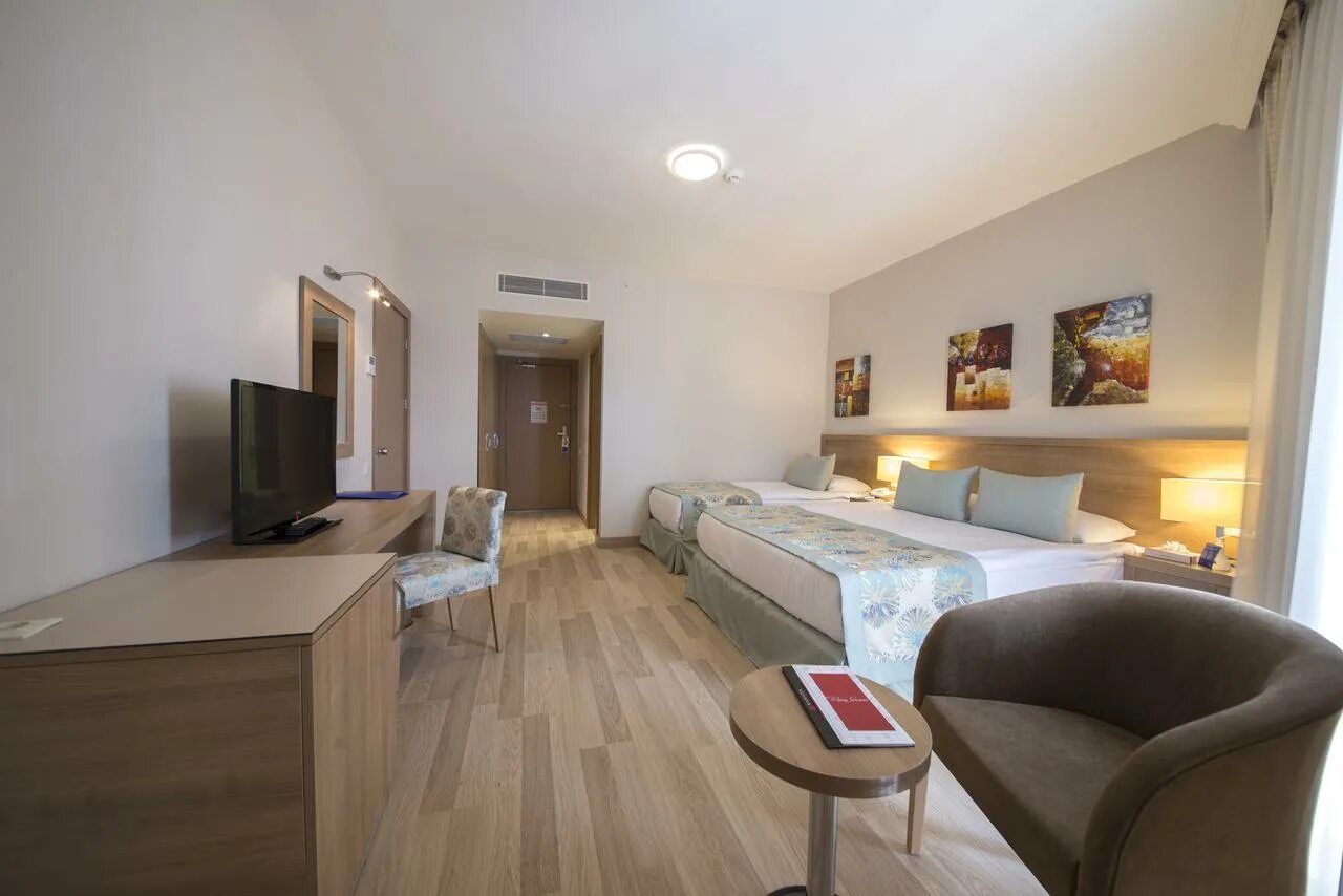 Lara family club. Palmet family lara анталия. Отель wyndham garden lara. Lara family club. Турция отель lara family club 5 анталия.
