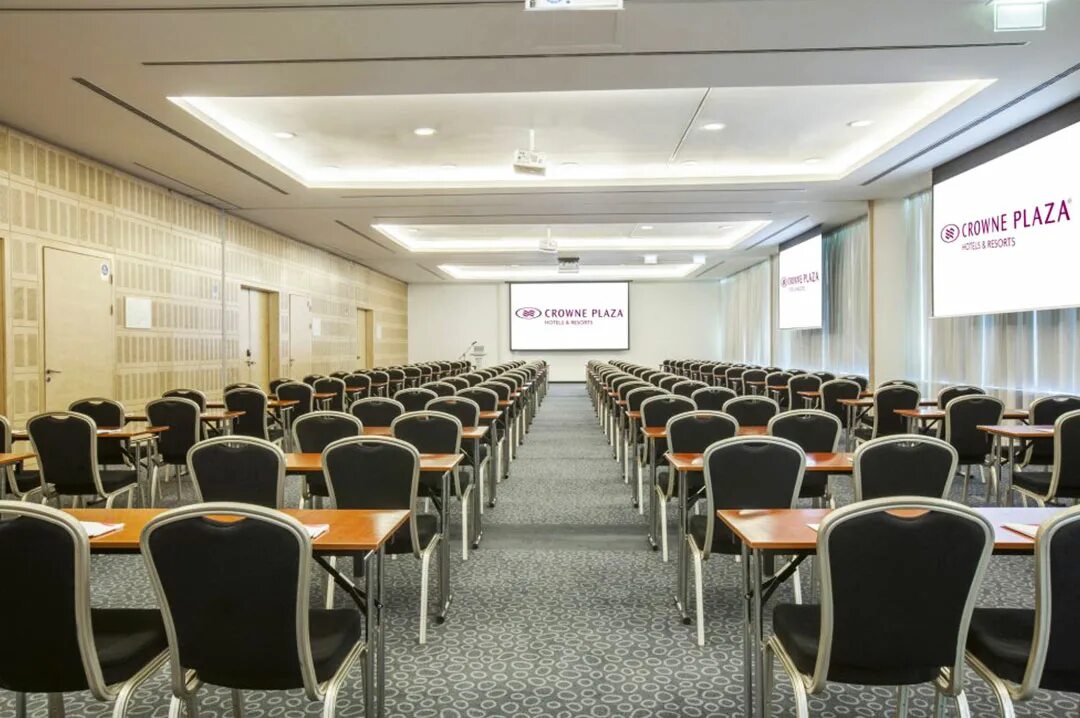 Гостиница плаза спб пулково. Airport plaza санкт-петербург. Crown plaza pulkovo. Аэропорт plaza. Краун плаза аэропорт санкт-петербург.
