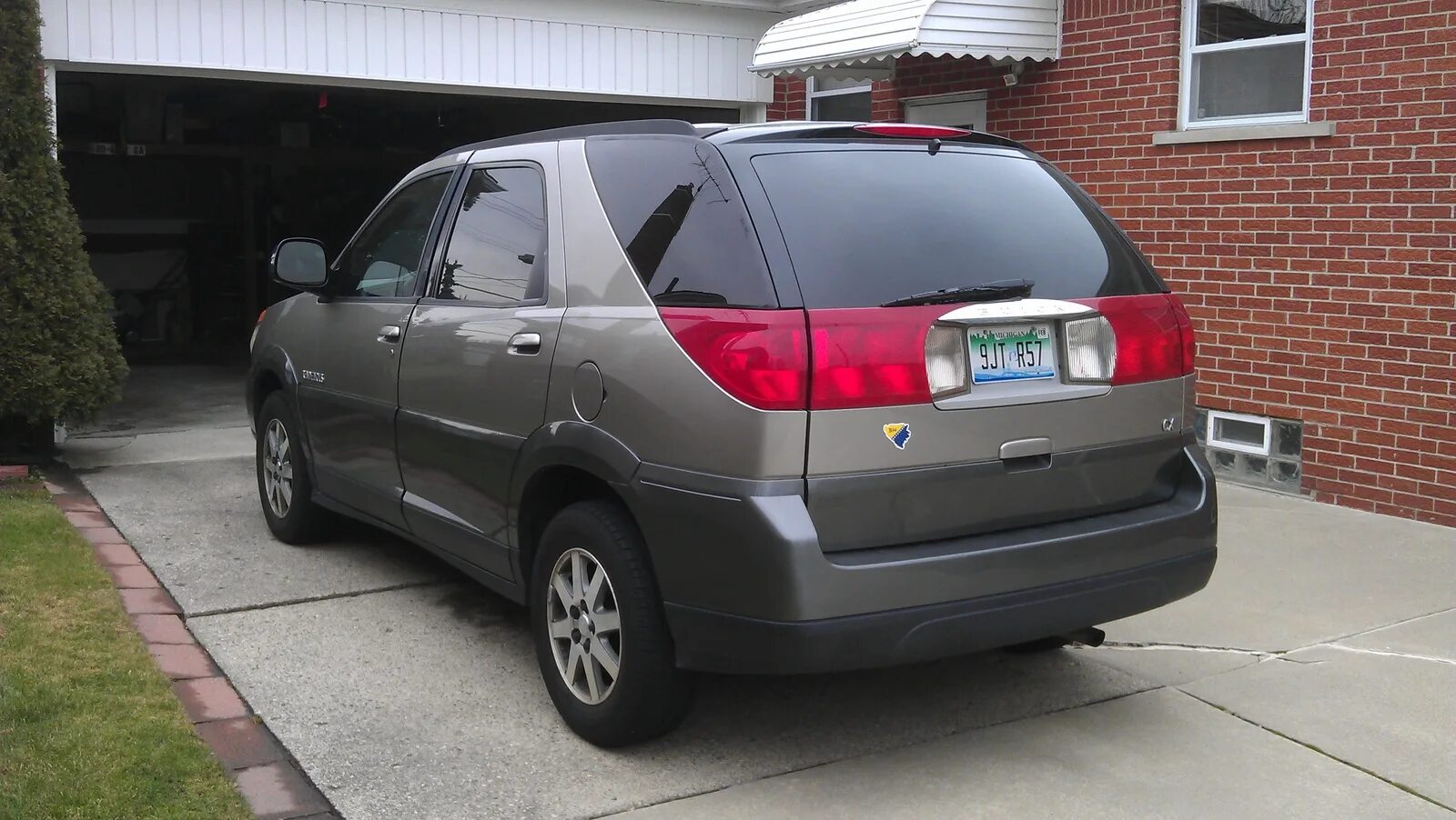 Бьюик рандеву. Бьюик Рендезвоус 2002. Бьюик Рандеву 2002. Buick Rendezvous. Бьюик машина 2002.