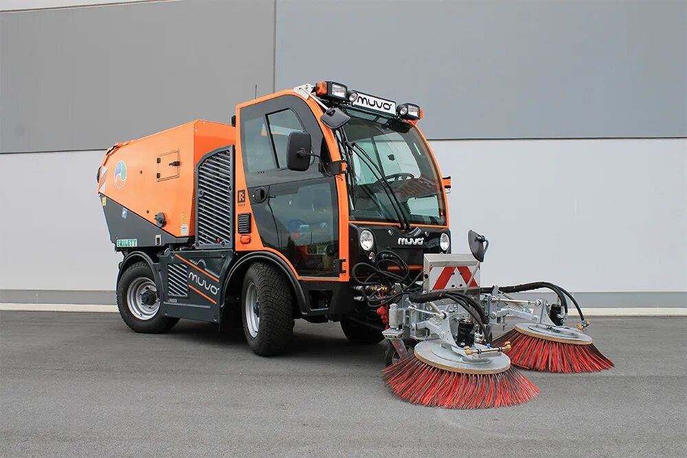 Коммунальная техника. Подметально-уборочные машины. Sweeper ммк-1000 подметально-уборочная машина. Коммунальная техника оборудование. Коммунальная техника оборудование.