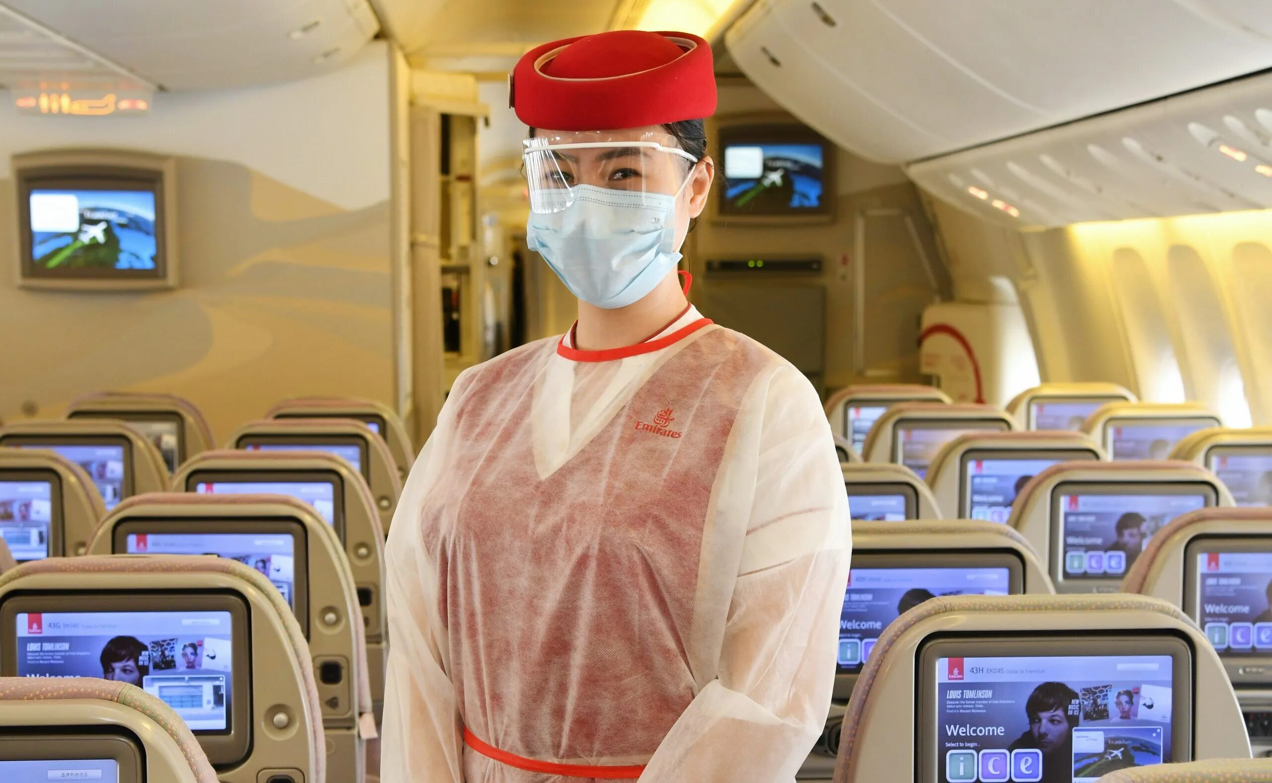 Перелет эмирейтс. Самолет дубай эмирейтс. emirates airlines авиакомпании оаэ. дубайская авиакомпания emirates. эмирейтс ковид.