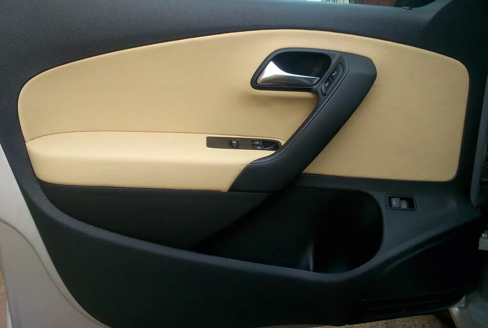 Обшивка дверей vw. Обшивка двери фольксваген поло седан 2012. Обшивка двери фольксваген поло седан. Обшивка дверей vw. Обшивка дверей vw.