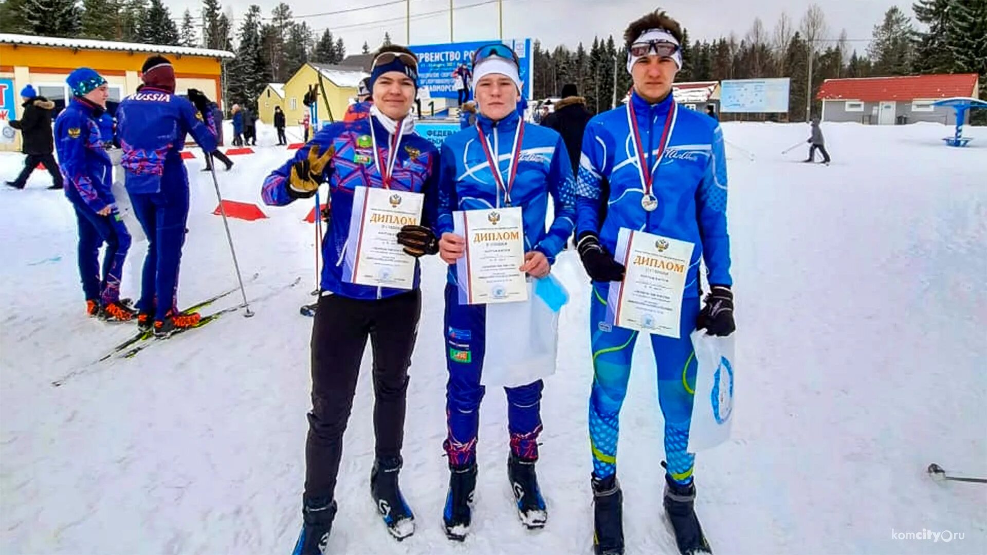 индивидуальный спринт лыжных гонок. михаил антипин лыжник. лыжные соревнования. спортидент соревнования по лыжным гонкам. спринт в лыжных гонках.