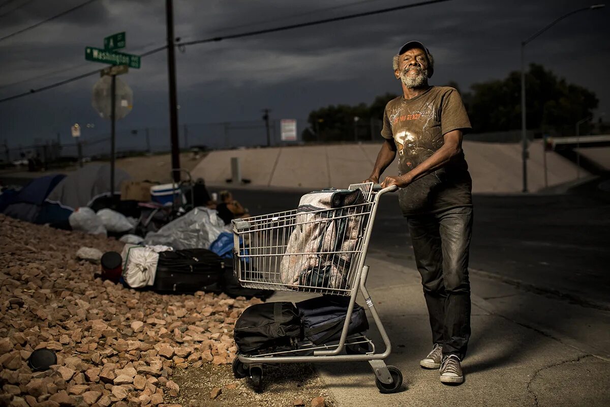 Бедность и разрушение. Гренада страна бедность. Poverty. Poverty. End poverty.