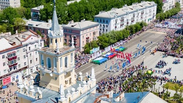 Комсомольск на амуре 90. День города комсомольск ивановская область 2024. Памятник юрию гагарину в комсомольске на амуре. Комсомольск на амуре празднование дня города. Комсомольск на амуре с днем рождения город.