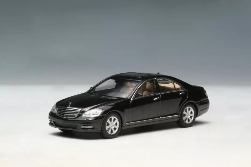 Модель мерседес 1 43. Mercedes-Benz w221 AUTOART. Mercedes w221 1 43. Mercedes Benz w221 1:43. Mercedes-Benz s 500 1/43 AUTOART.