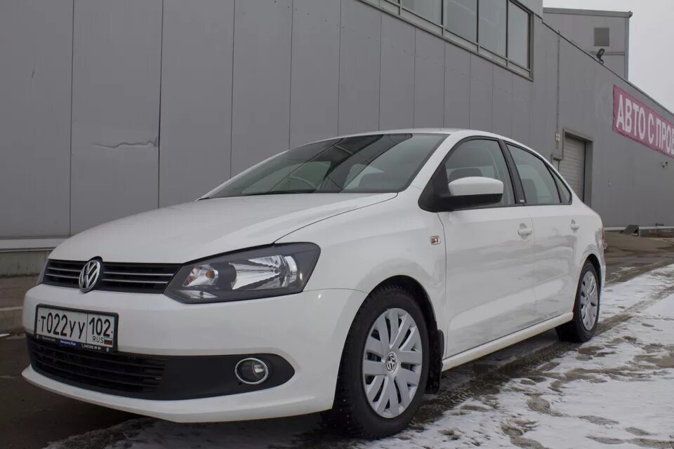 Купить поло седан спб. Volkswagen Polo sedan [614] 05.15. Volkswagen Polo sedan 2000. Фольксваген поло седан белая 2012. VW Polo sedan -120.