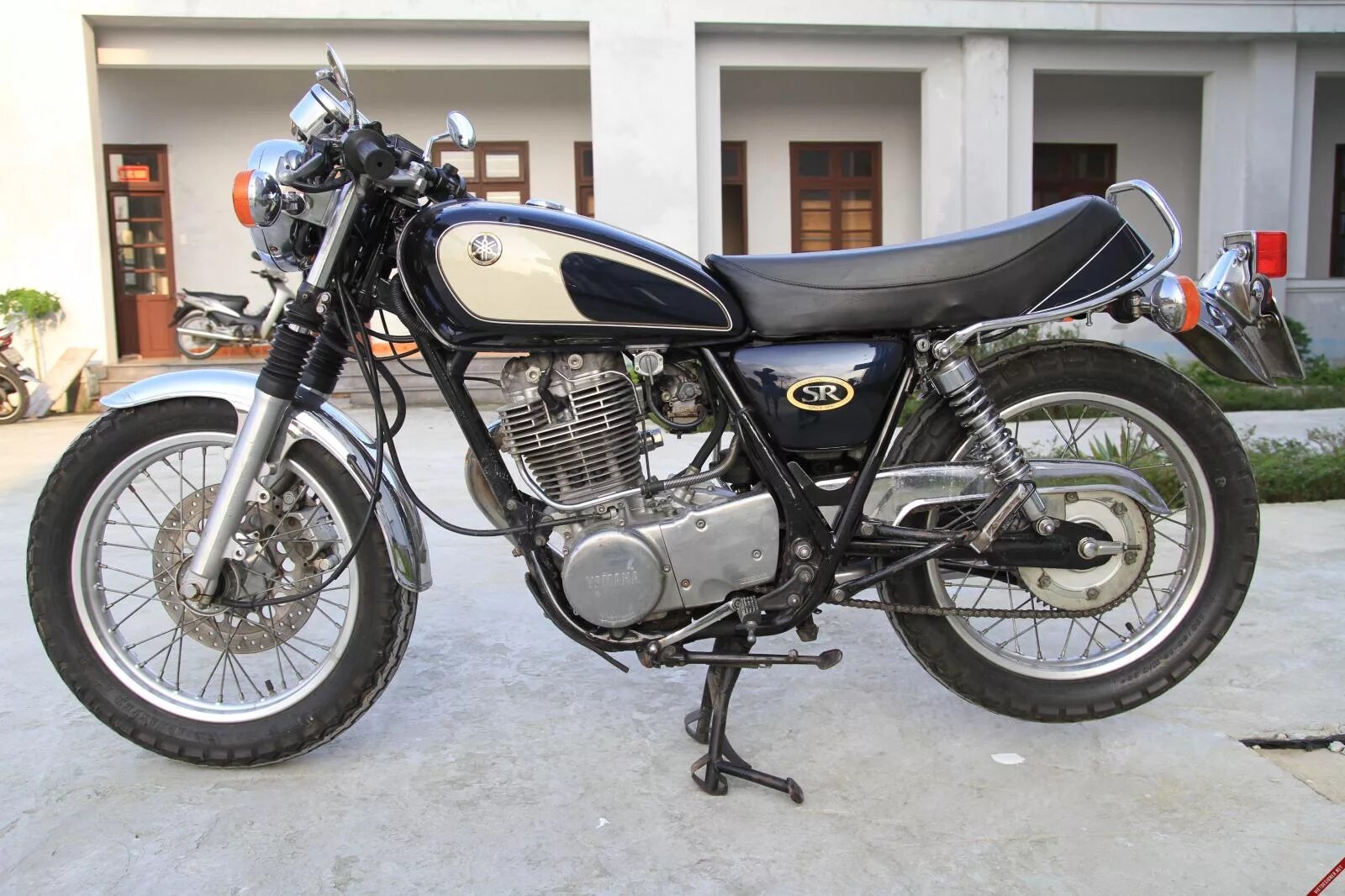 Yamaha sr. Yamaha sr400 cafe racer. Yamaha sr400-2. Yamaha sr400. Ямаха ср 400.