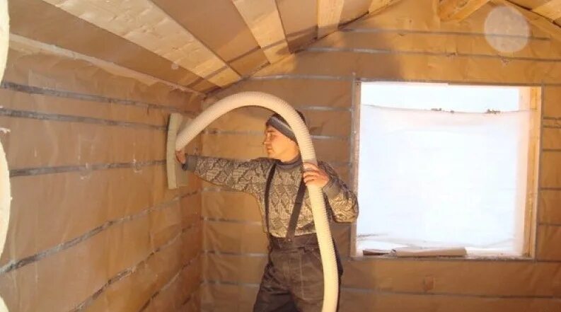 Утепляем старый дом изнутри. Утеплитель для стен сруба. задувка эковаты. утеплитель для бревенчатого дома. утеплитель для дачи.