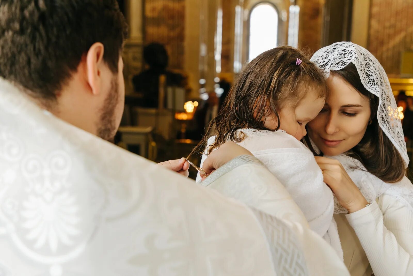 крещение ребенка. индивидуальное крещение ребенка в санкт-петербурге. индивидуальное крещение. индивидуальное крещение. крестины екатерины.