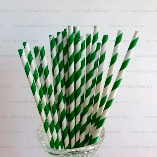 Зеленая трубочка. Бумажная трубочка зеленая. Зеленые трубочки из бумаги. Белый стаккан зелёные бумажные трубочки. Лакировываем зеленые трубочки.