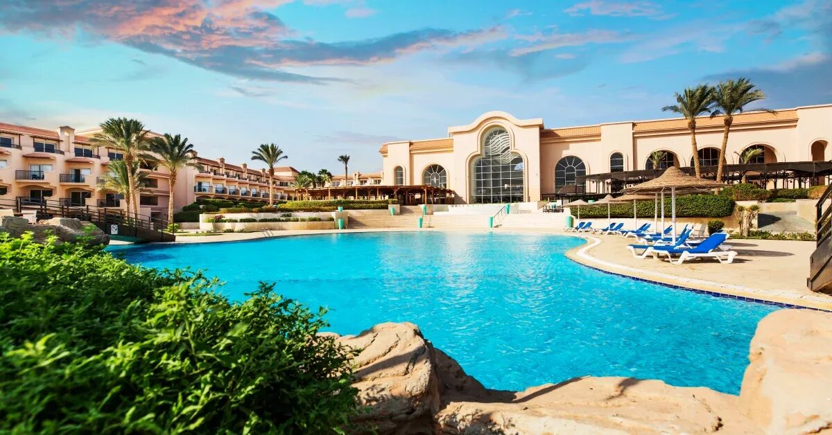 Египет хургада pyramisa beach resort. Египет пирамиса бич резорт. саль хашиш pyramisa. dessole pyramisa египет. pyramisa beach resort 5 египет.