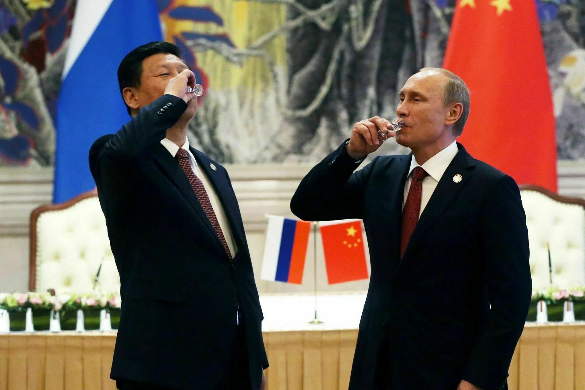 Россия и Китай.