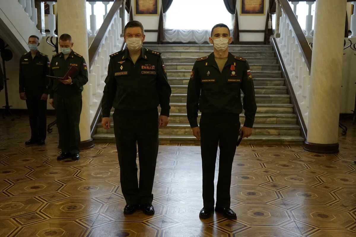 Командир 6 полка
