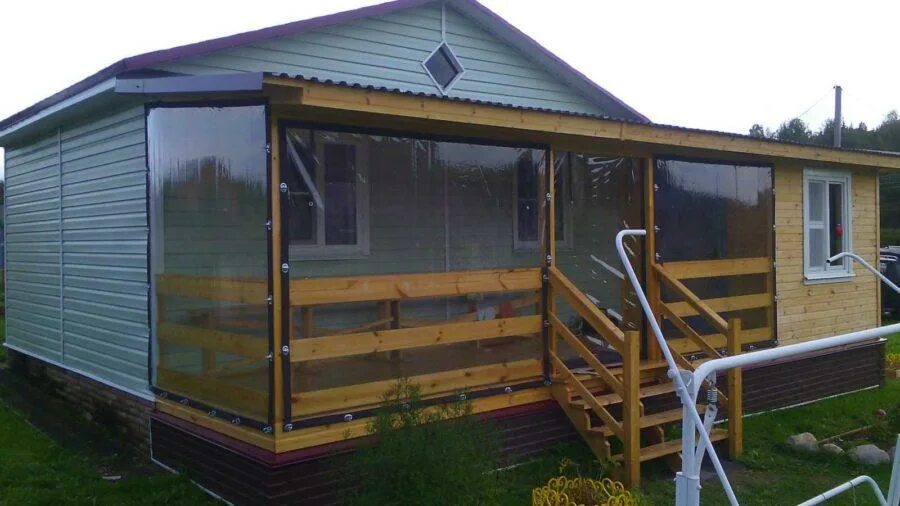 веранда к дому из поликарбоната. отделка веранды поликарбонатом. закрыть веранду поликарбонатом. терраса поликарбонат. отделка веранды поликарбонатом.