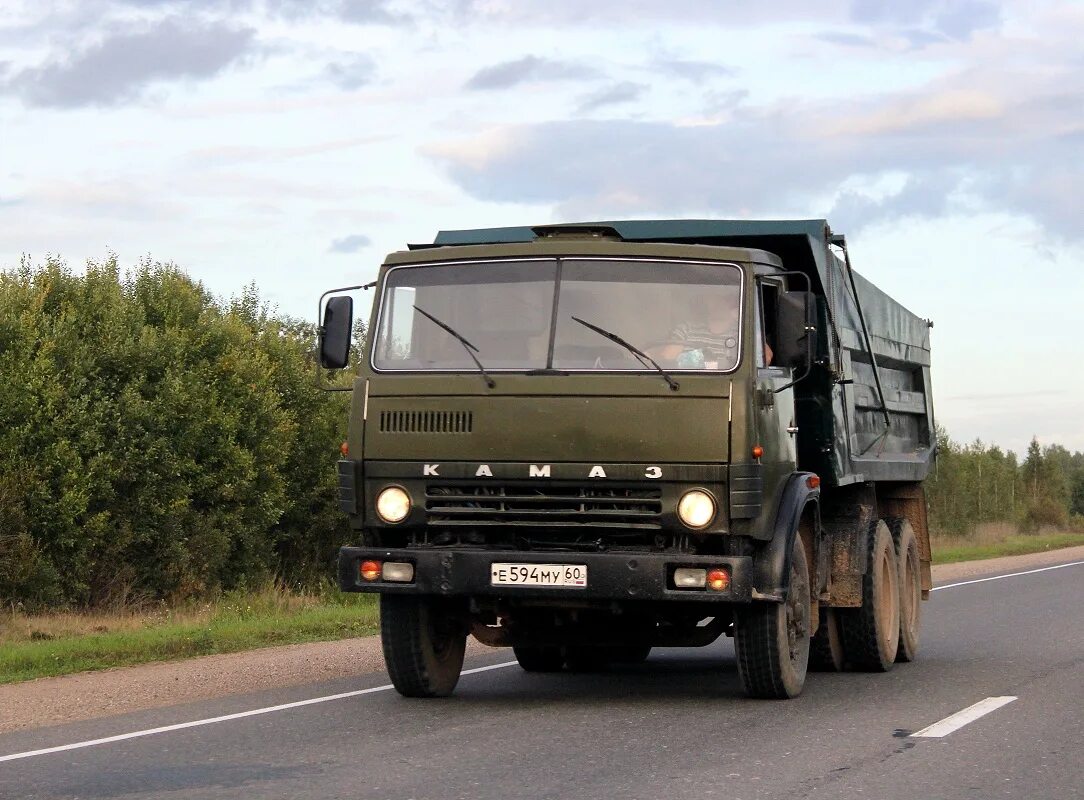 Камаз старик. Камаз 55111 самосвал. камаз 55111 армейский. камаз 55111 80.