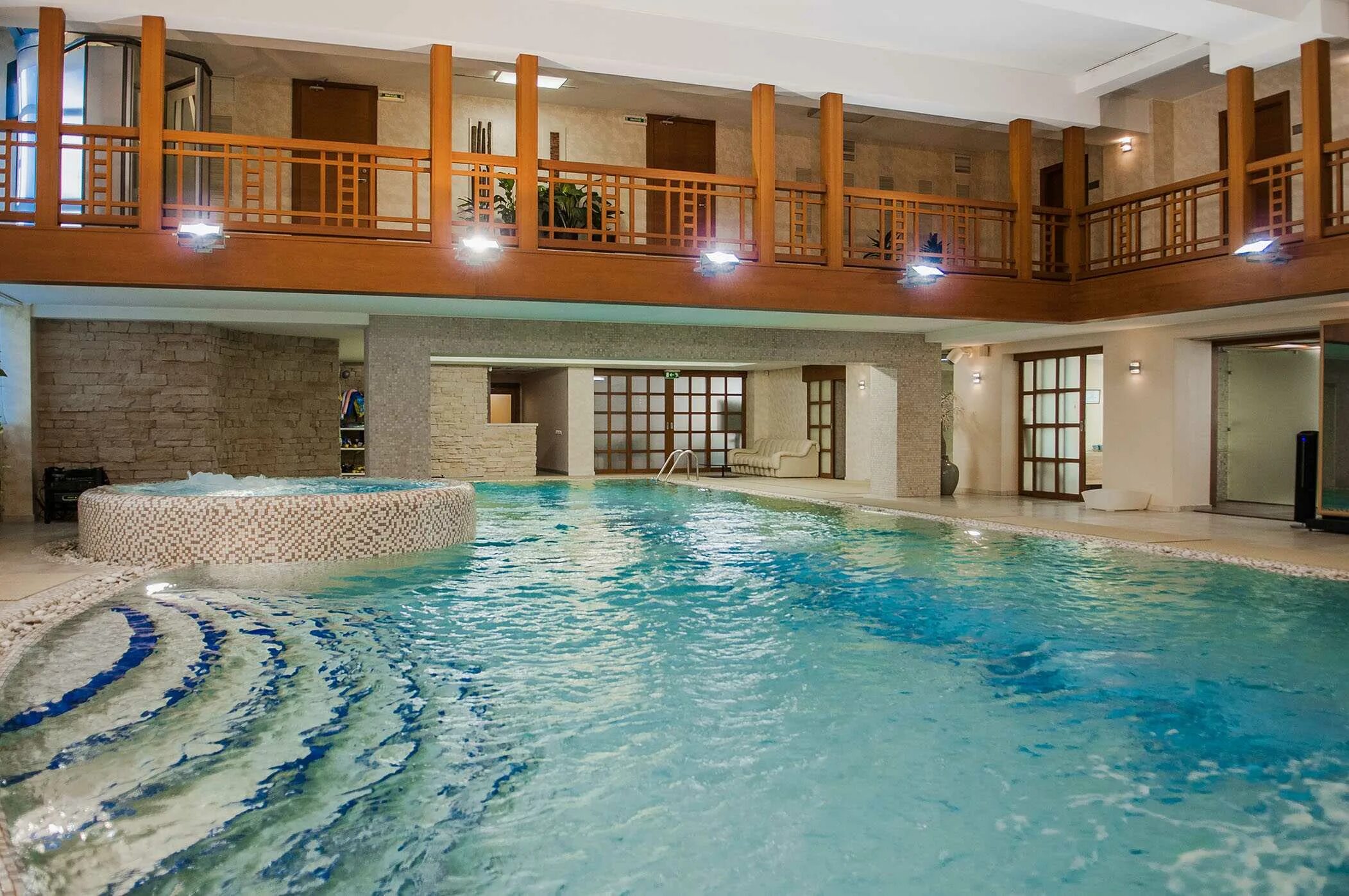 Бассейн чистые пруды. Велнес чистые пруды. клуб на чистых прудах. wellness club москва чистые пруды. велнес бассейн.