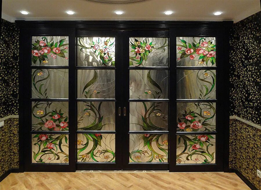 витражные межкомнатные перегородки. витражные двери межкомнатные раздвижные. стеклянные витражные перегородки. витражные двери раздвижные. стеклянные витражные перегородки.