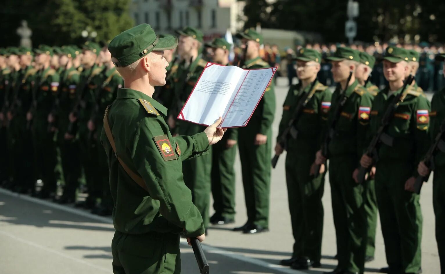 Высший военный вуз. Череповецкий военный инженерный институт радиоэлектроники. Череповец военное училище радиоэлектроники. Высшее военное училище Череповец. Военный ордена Жукова университет радиоэлектроники Череповец.