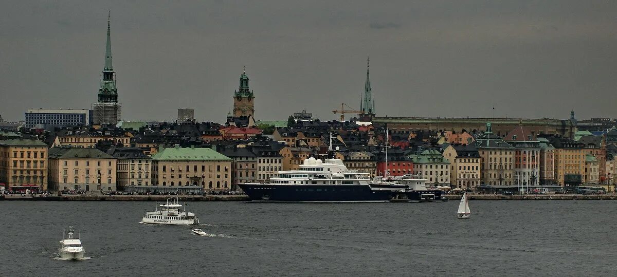 Austria is german. Стокгольм 2. Стокгольм напротив гамластана. Гамла стан стокгольм. Гренбургваль амстердам.