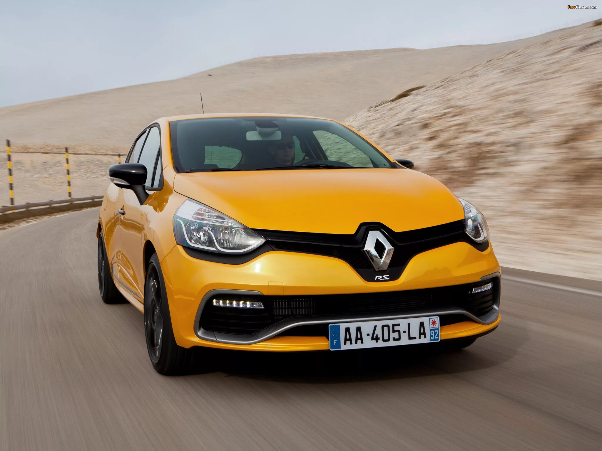 Скорости машины рено. Renault Clio RS. Рено Клио 2013. Renault Clio r.s. 200 EDC. Рено Клио РС 1 поколения.