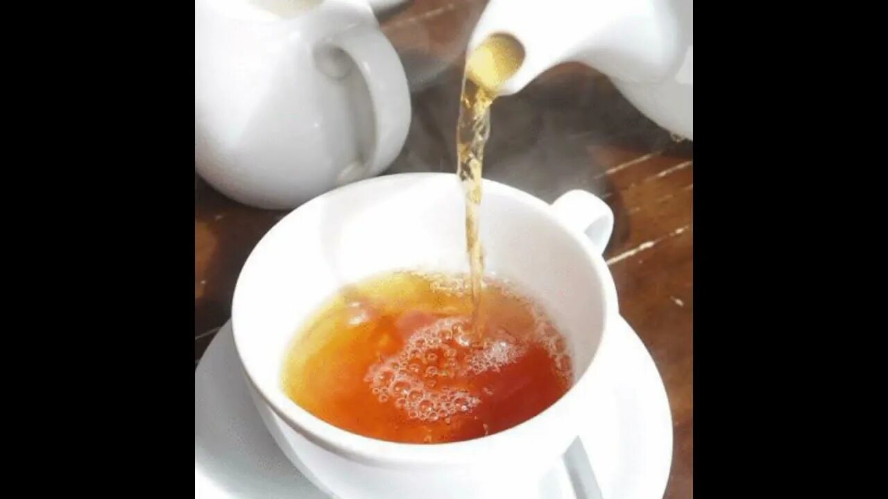 Пью сильно горячий пью чай. Наливает чай. Чай гифки. Анимированный чай. Чай наливается в чашку.