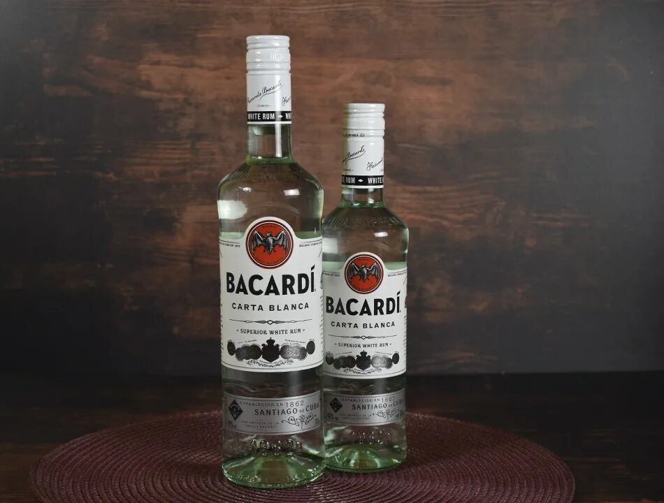 Бакарди спб. Ром бакарди белый 0.5. Ром Bacardi carta Blanca 0.5. Ром Bacardi белый 0.5 l. Bacardi Superior carta Blanca.