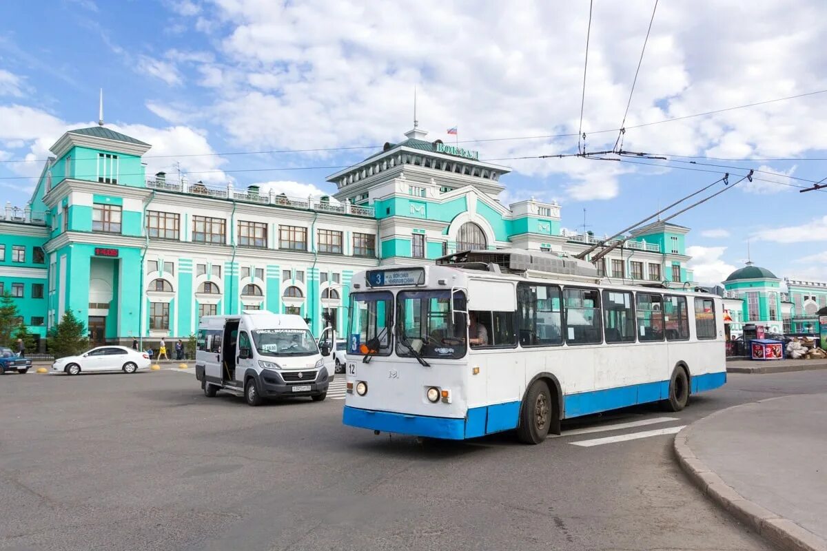 Пктс-6281. Троллейбус адмирал омск. Презентация троллейбуса адмирал. Лиаз 5256 омск. Три кита омск автомагазин.