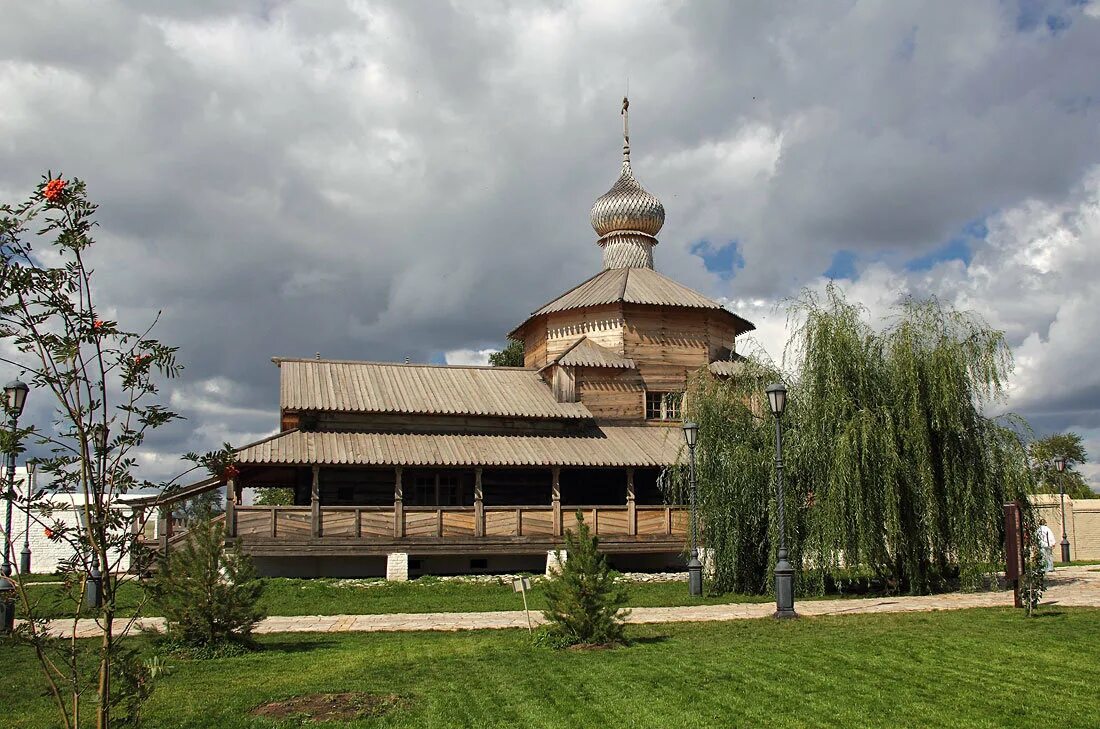 Свияжск церковь. Свияжский Иоанно-Предтеченский монастырь. Деревянная Троицкая Церковь Свияжск. Свияжский Иоанно-Предтеченский монастырь Свияжск. Свияжск деревянный Троицкий храм.