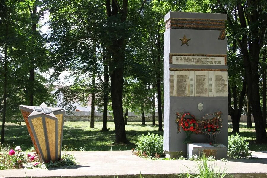 Погода бердовка лидский. Бердовка база отдыха. Беларусь деревня бердовка. Бердовка брянская область. Беларусь деревня бердовка.