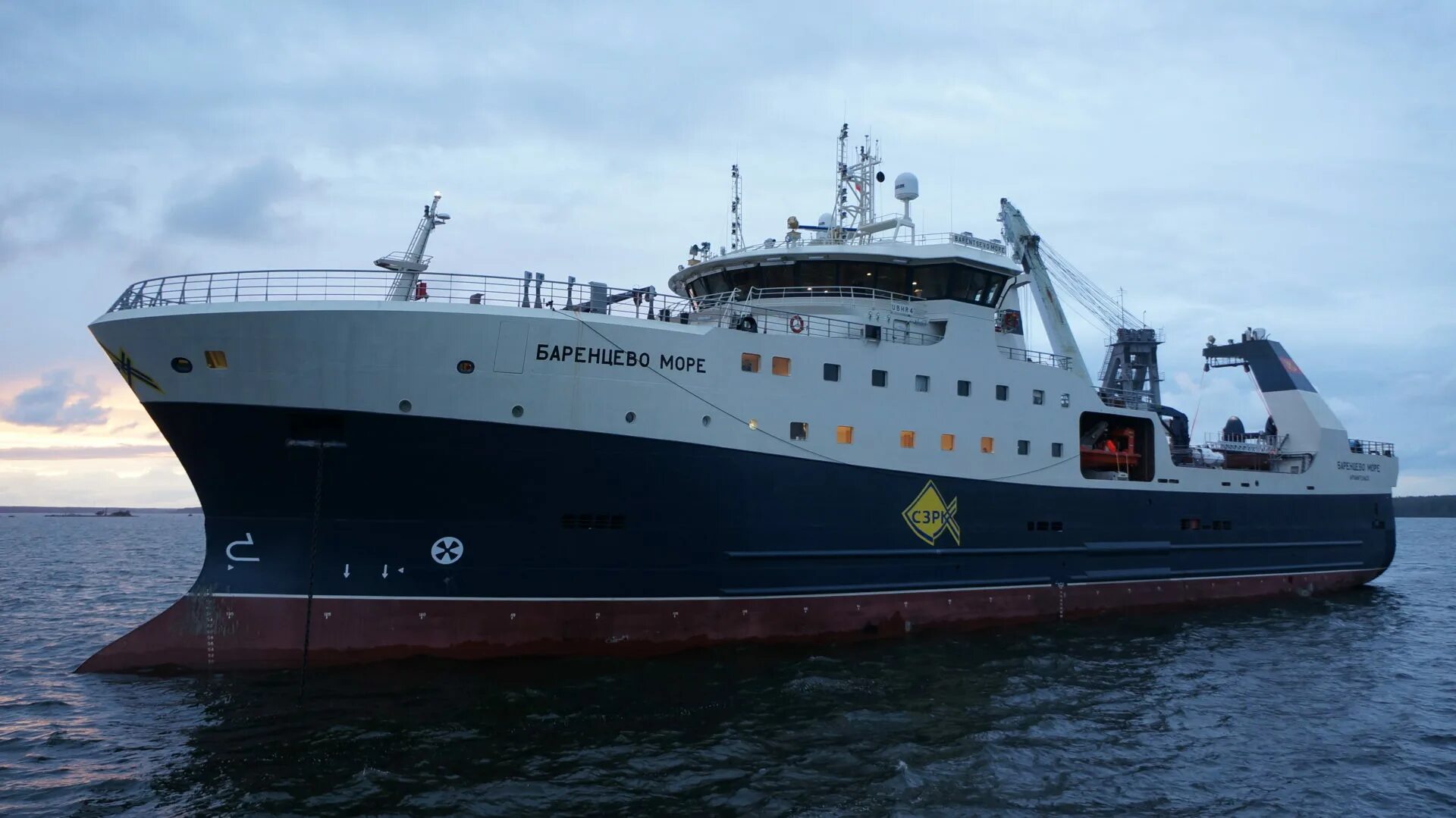 Владивосток 2000 судно. Судно лафайет. Траулер nc 105 берлин. Manta shipping. Тсм рыбак судно.