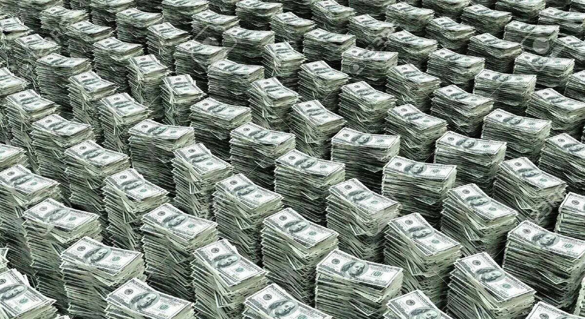 миллион рублей купюра. огромная куча денег. миллиона может быть два. много пачек денег. миллиона может быть два.