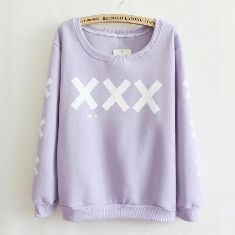 Свитшоты женские. Девушка в толстовке. Толстовки для девочек 12 лет. Классные женские толстовки. Девушка в толстовке.