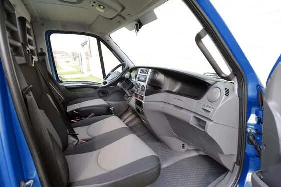 Iveco Daily 3 салон. Iveco Daily 4wd салон. Фургон Ивеко Дейли салон. Кабина Ивеко Дейли 4. Кабина дейли