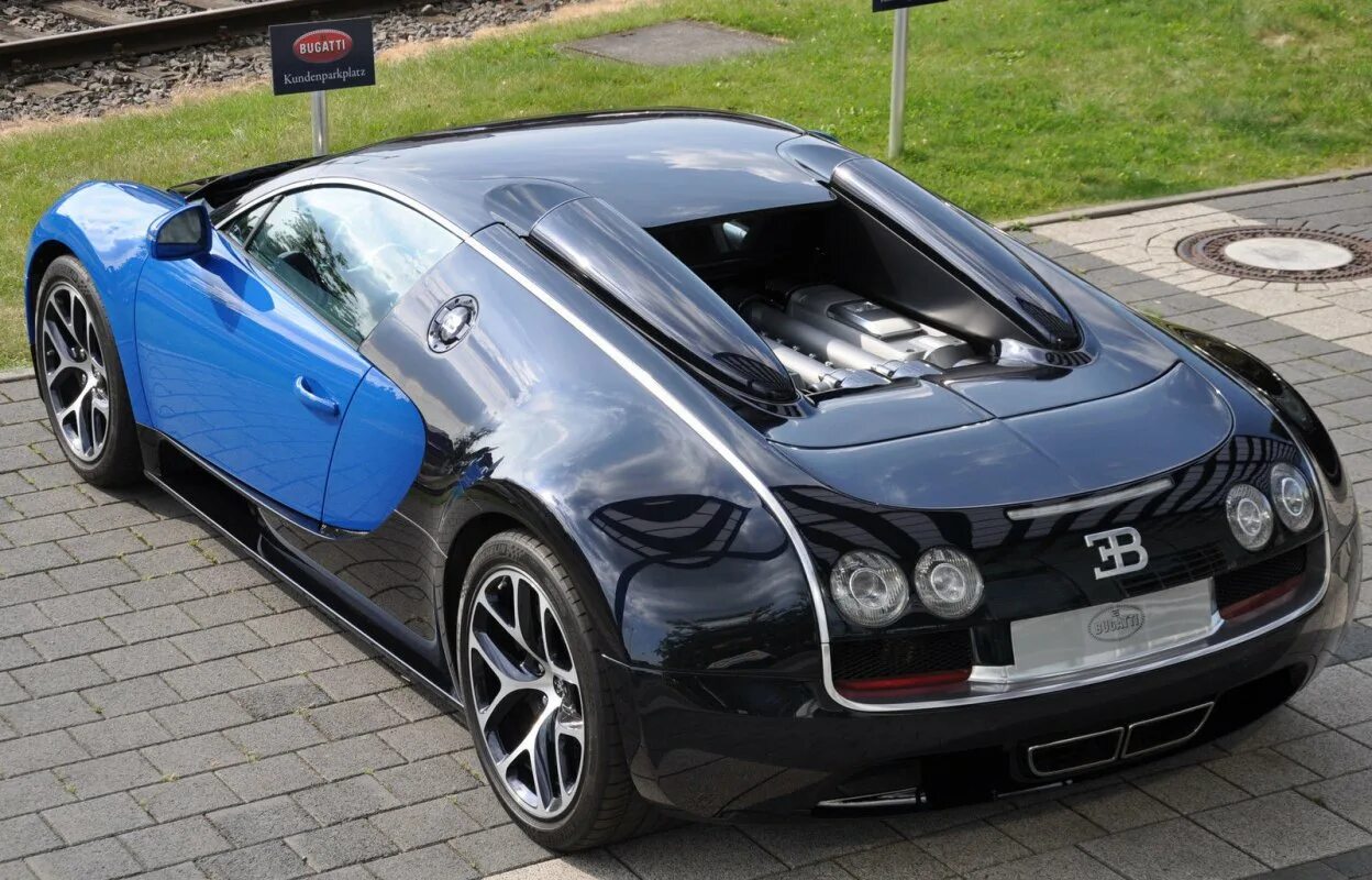 Bugatti grand. Bugatti Veyron Grand Sport (2009). Bugatti Veyron Vitesse. Бугатти Vitesse. Bugatti Veyron Grand Sport Vitesse.