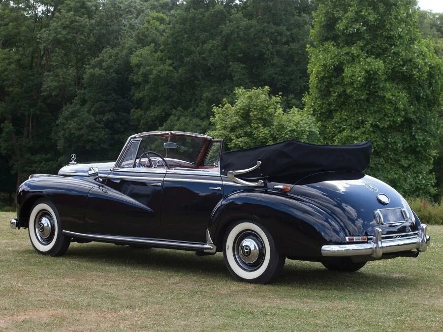 Мерседес 1951 года. Mercedes-Benz 300 Cabriolet. Mercedes 300 1951. Mercedes-Benz 300 кабриолет w186. Мерседес 300 Аденауэр кабриолет.